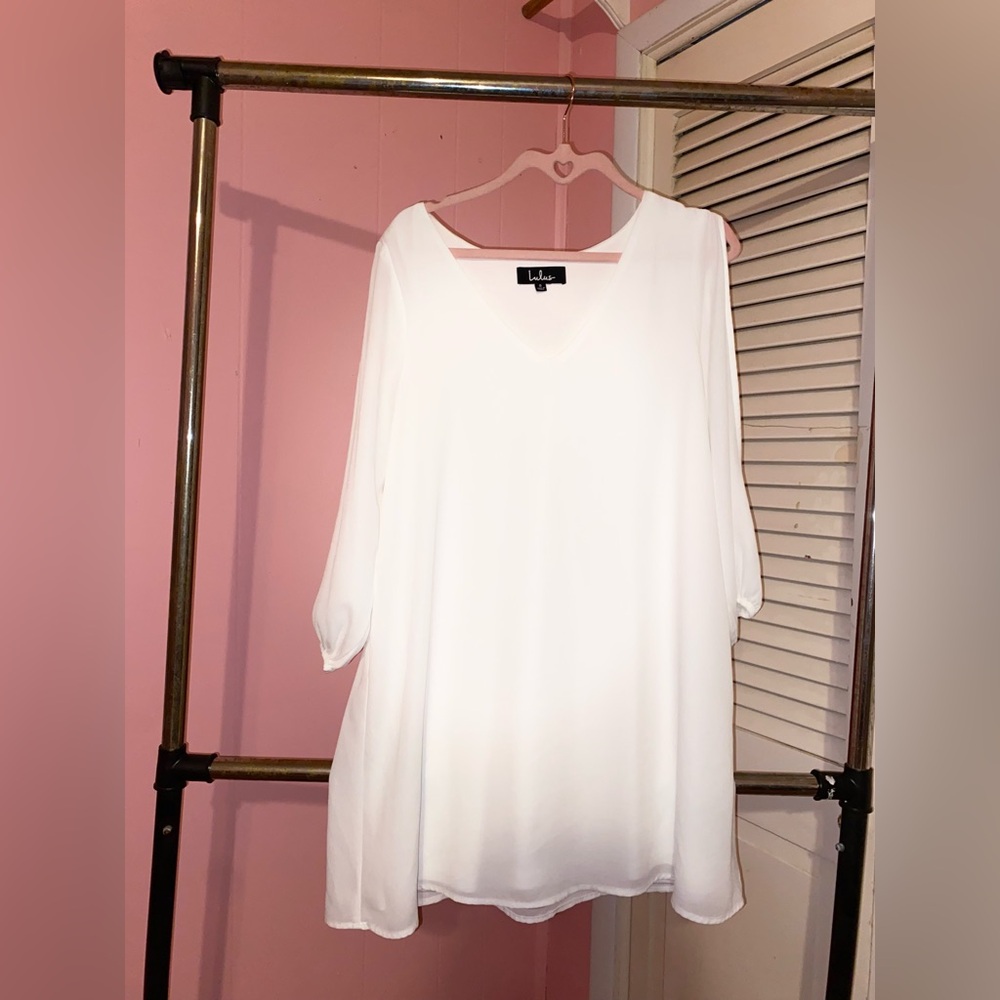 Lulu's Classic White V-Neck Dress